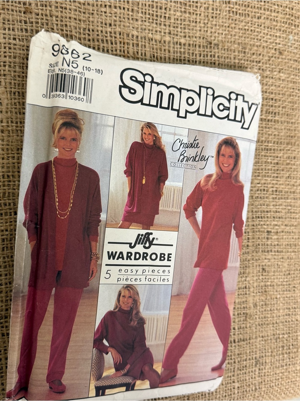 Simplicity Christy Brinkley pattern 9862. Uncut sizes 10-18